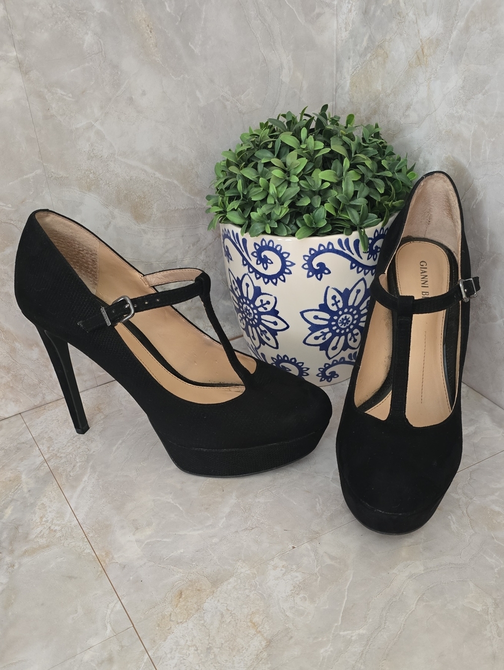 Gianni Bini Black T-Strap Platform Heels